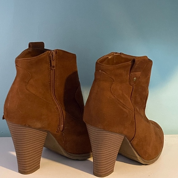 Brown High Heels - Picture 2 of 8